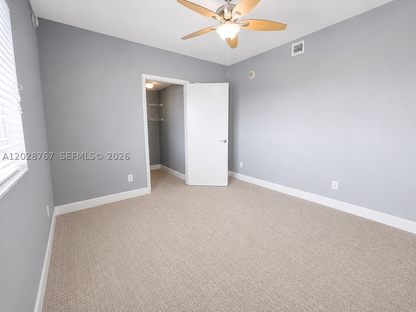 THE OAKS I CONDO - Residential Lease