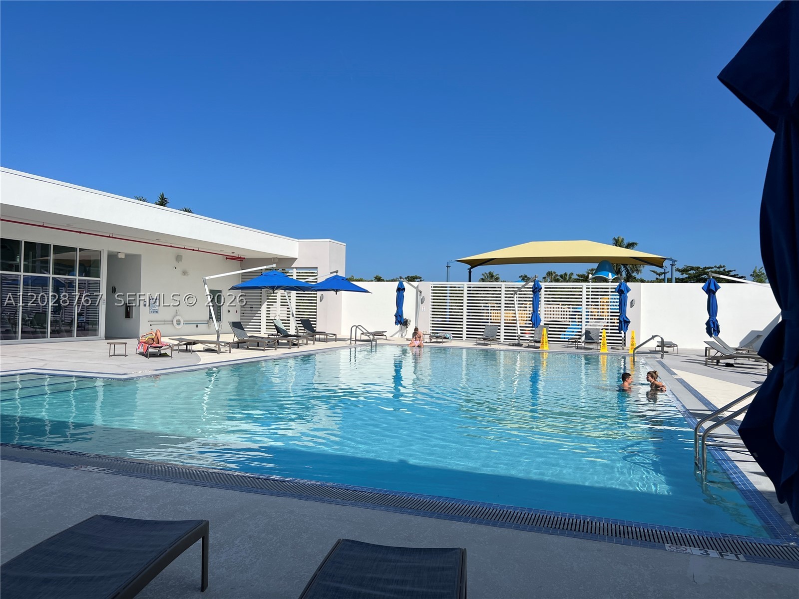 THE OAKS I CONDO - Residential Lease