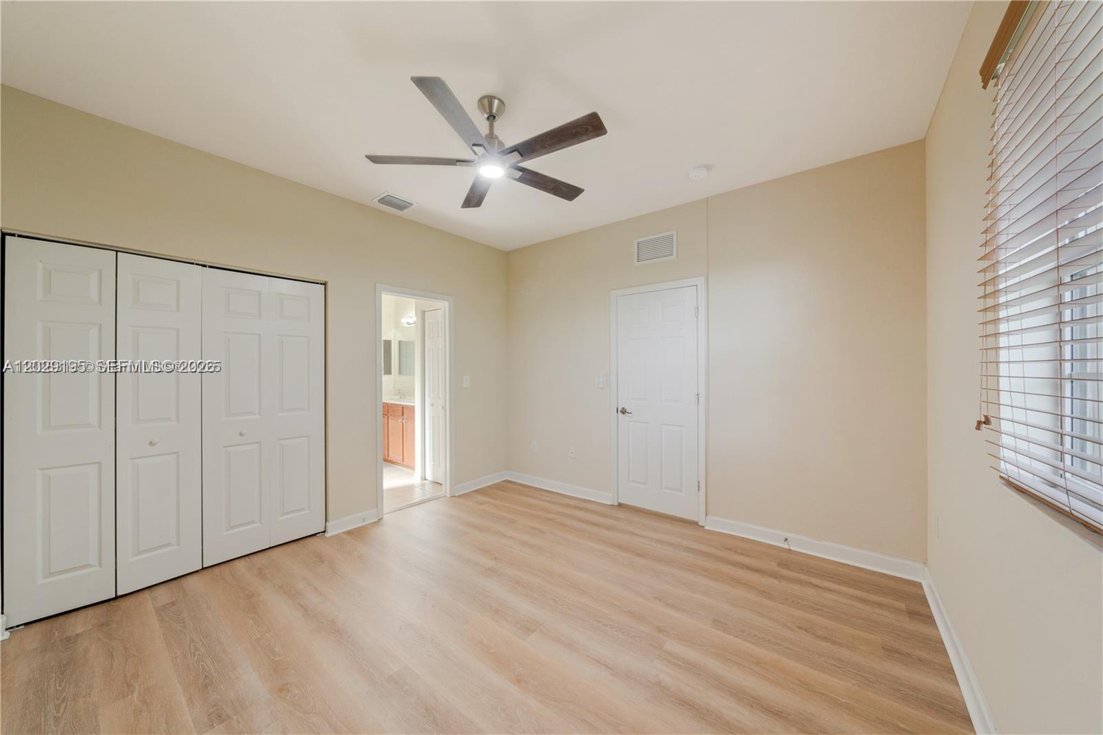 KENDALL COMMONS RESIDENTI - Residential Lease