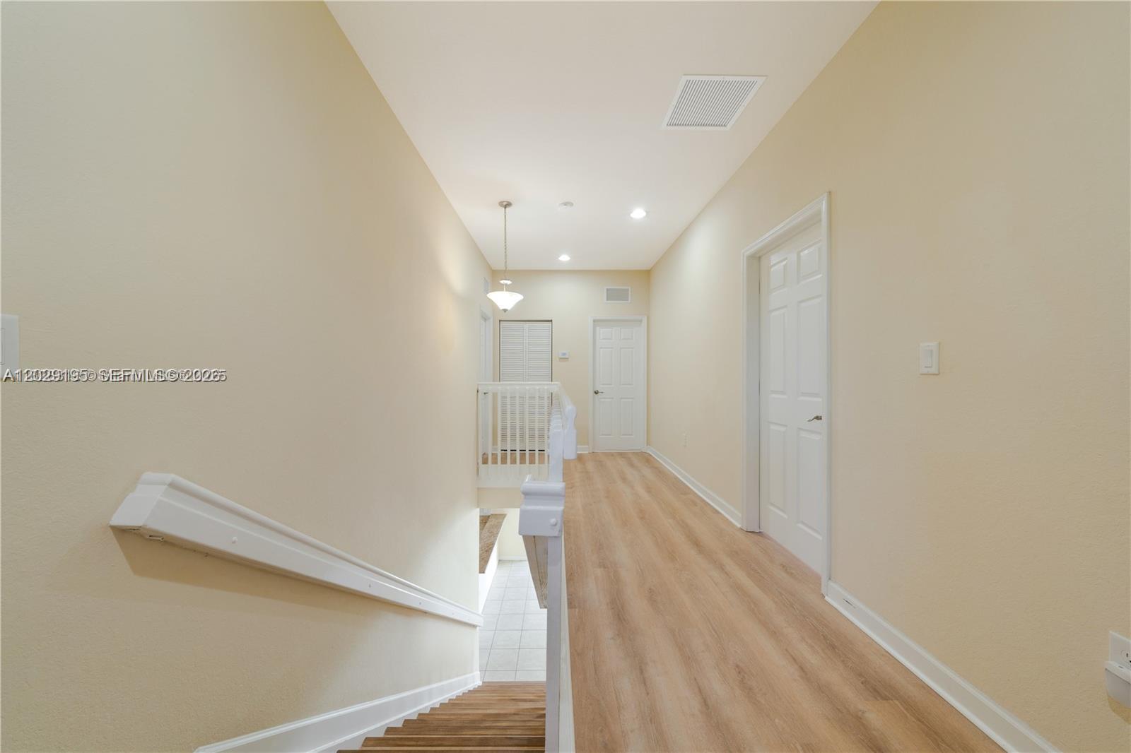 KENDALL COMMONS RESIDENTI - Residential Lease