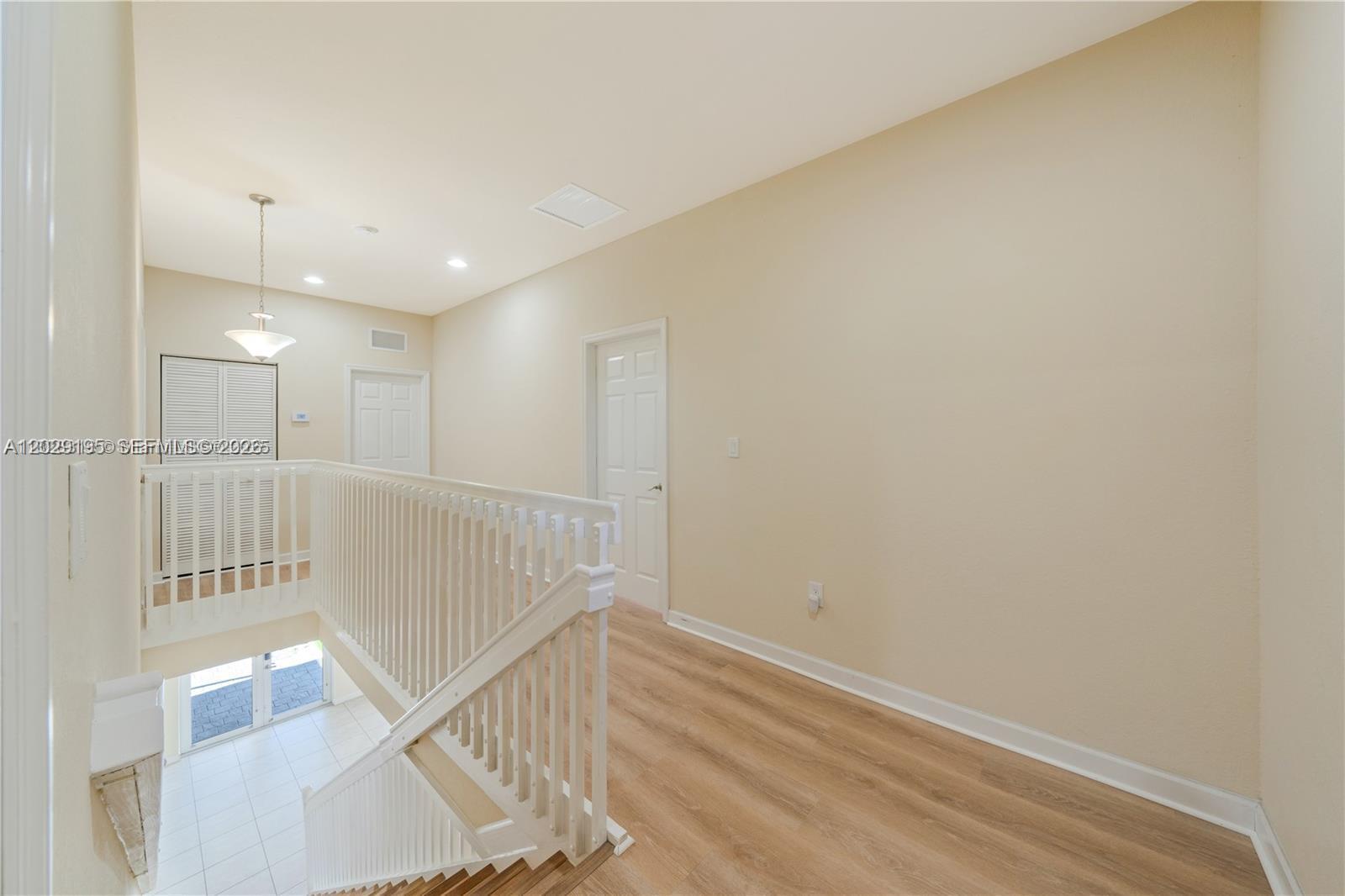 KENDALL COMMONS RESIDENTI - Residential Lease