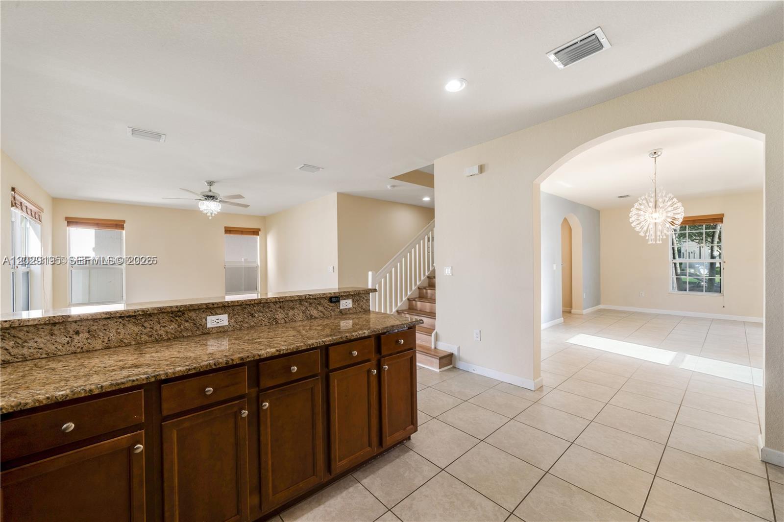 KENDALL COMMONS RESIDENTI - Residential Lease