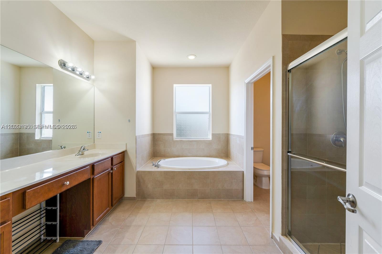 KENDALL COMMONS RESIDENTI - Residential Lease