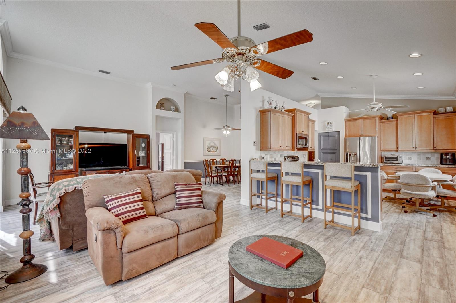 REGENCY LAKES AT COCONUT - Residential