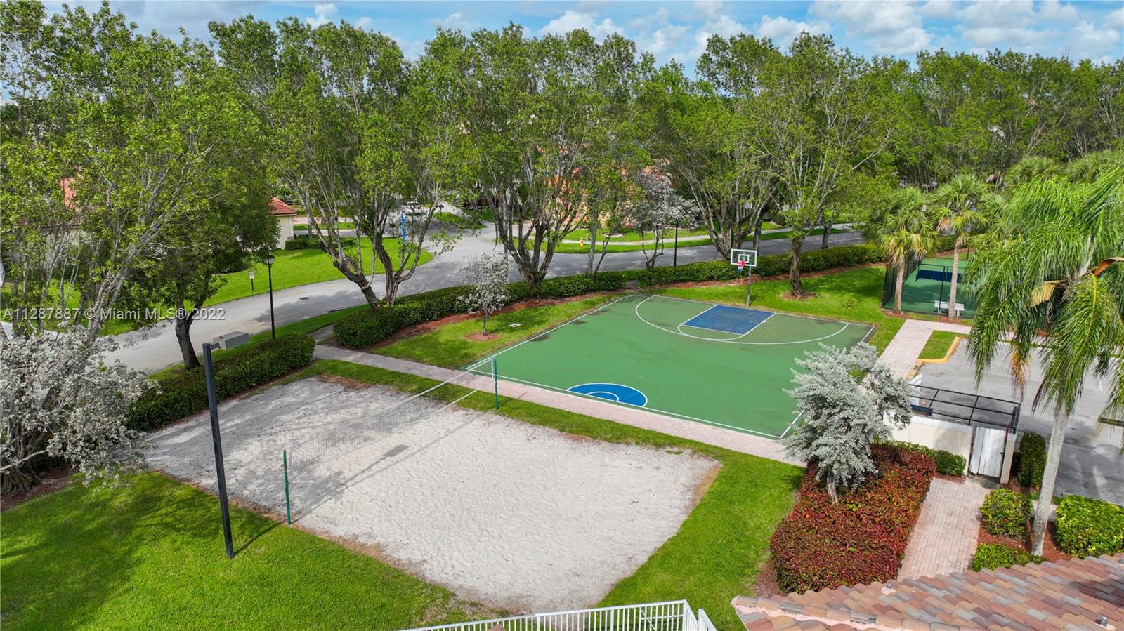 REGENCY LAKES AT COCONUT - Residential