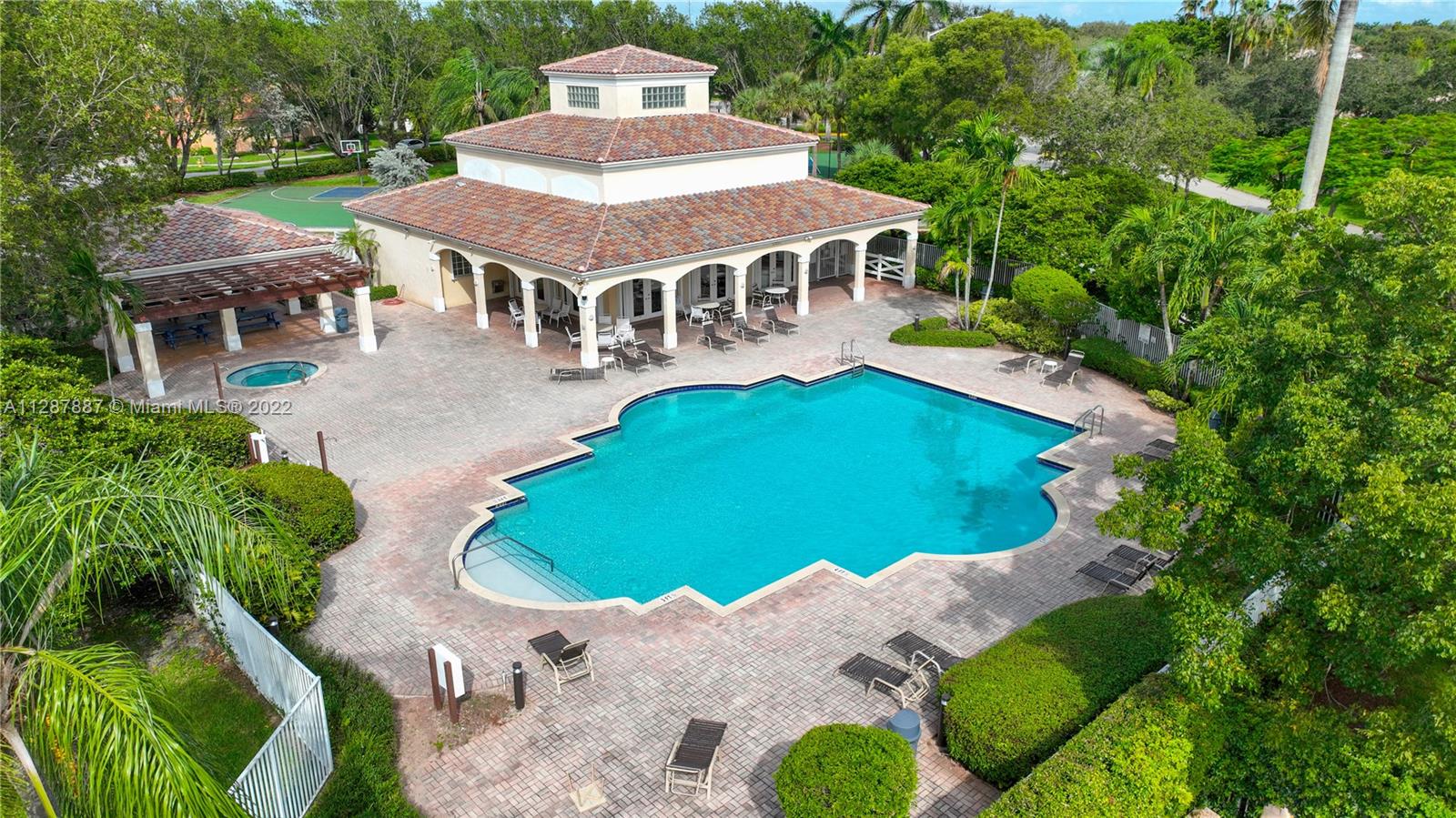 REGENCY LAKES AT COCONUT - Residential