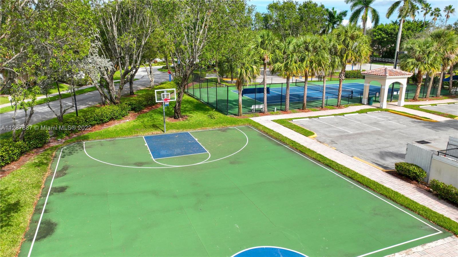 REGENCY LAKES AT COCONUT - Residential