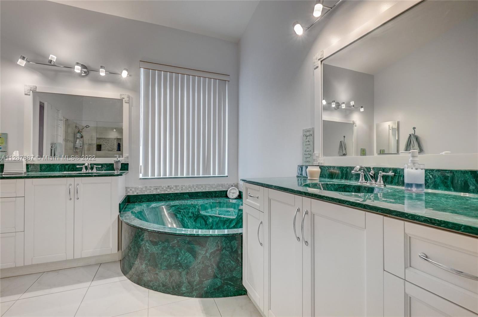 REGENCY LAKES AT COCONUT - Residential