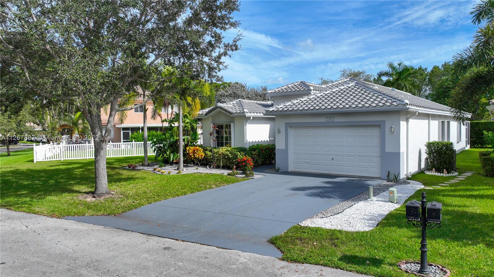 REGENCY LAKES AT COCONUT - Residential