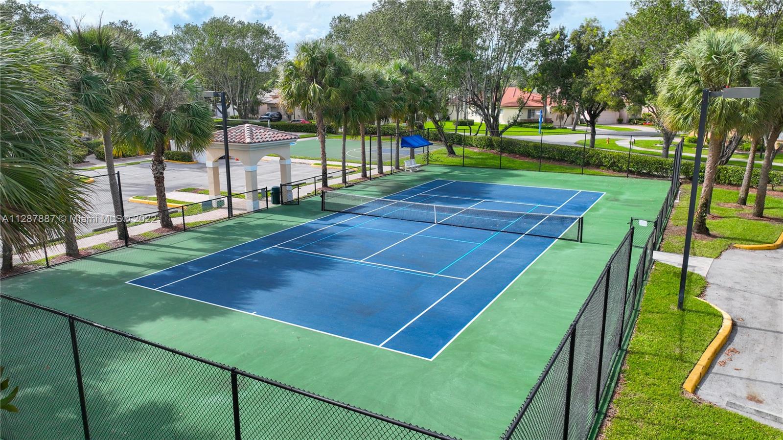 REGENCY LAKES AT COCONUT - Residential
