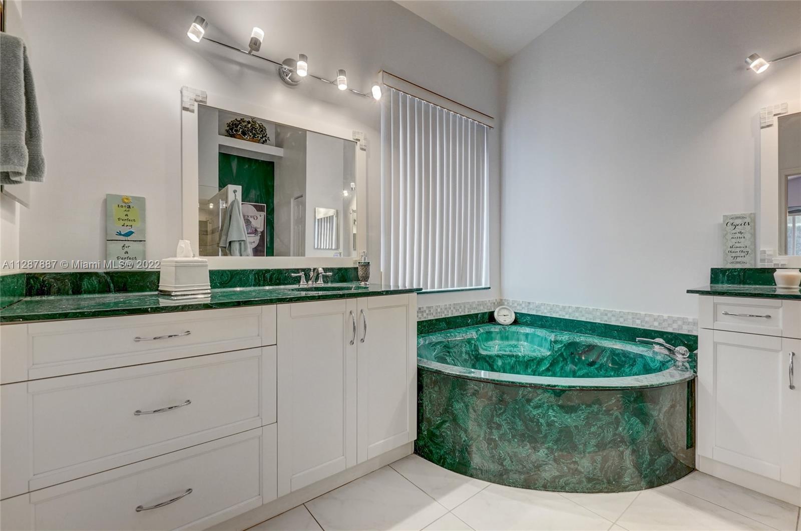 REGENCY LAKES AT COCONUT - Residential
