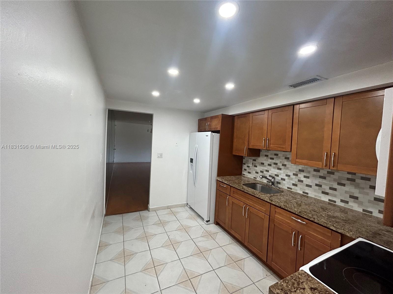 CHATILLON HALL CONDOMINIU - Residential