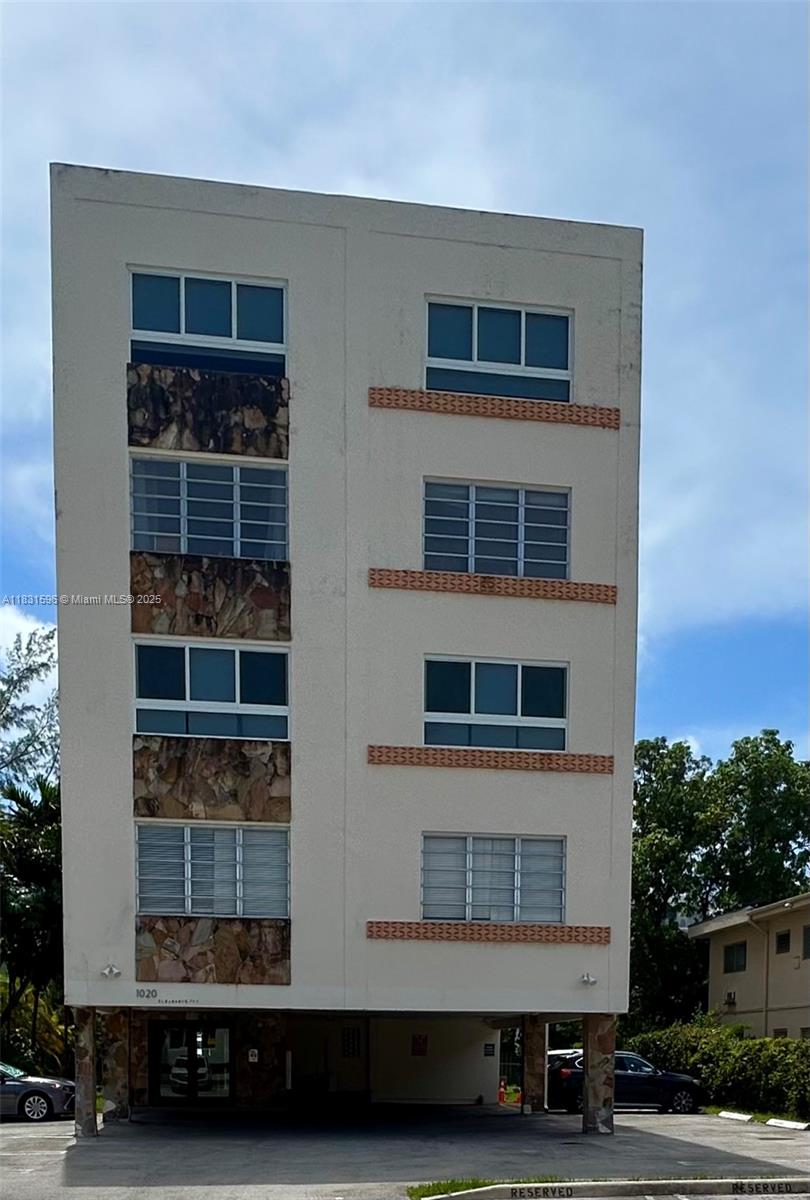 CHATILLON HALL CONDOMINIU - Residential