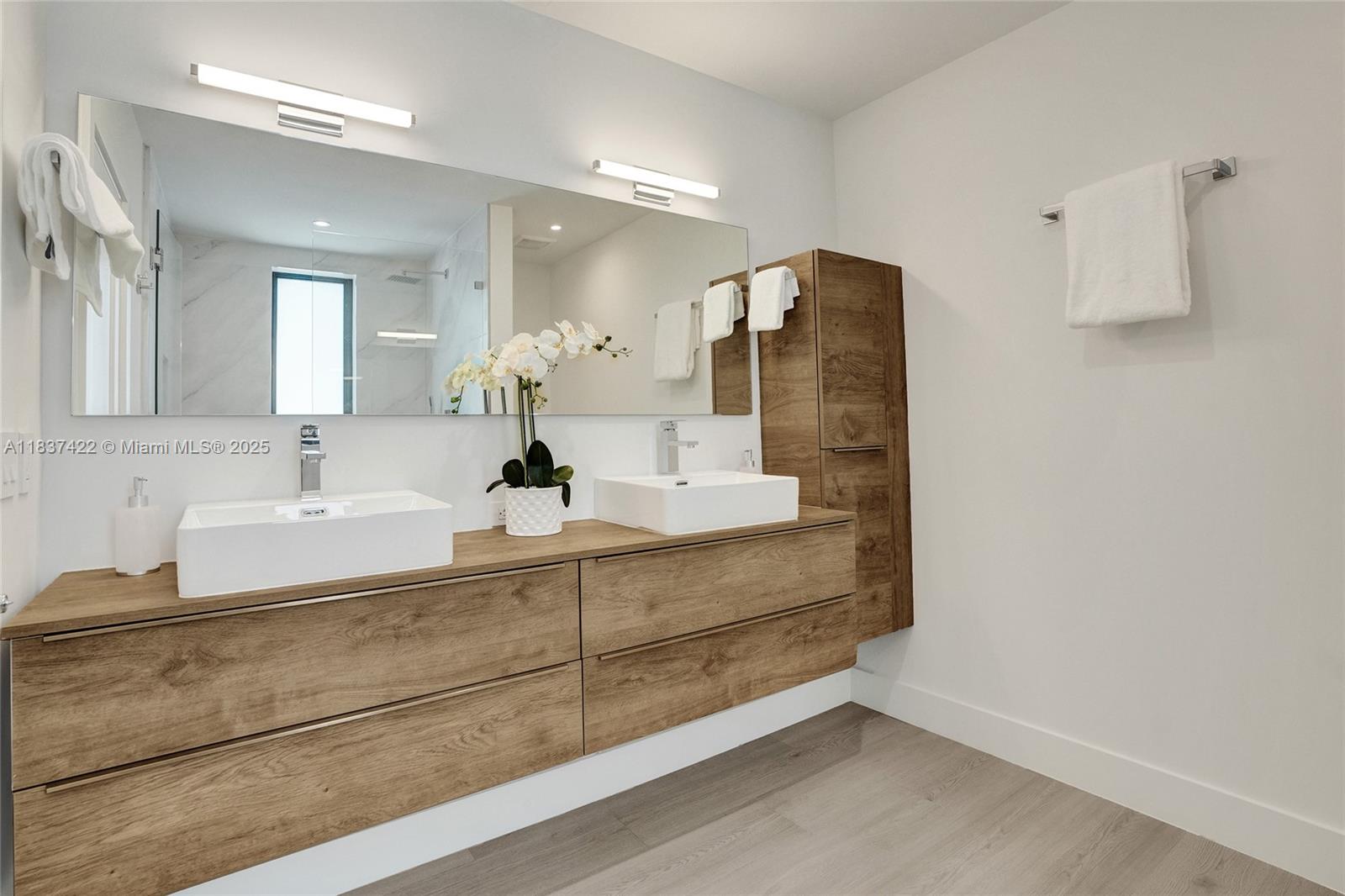 EAST SHENANDOAH - Residential Lease