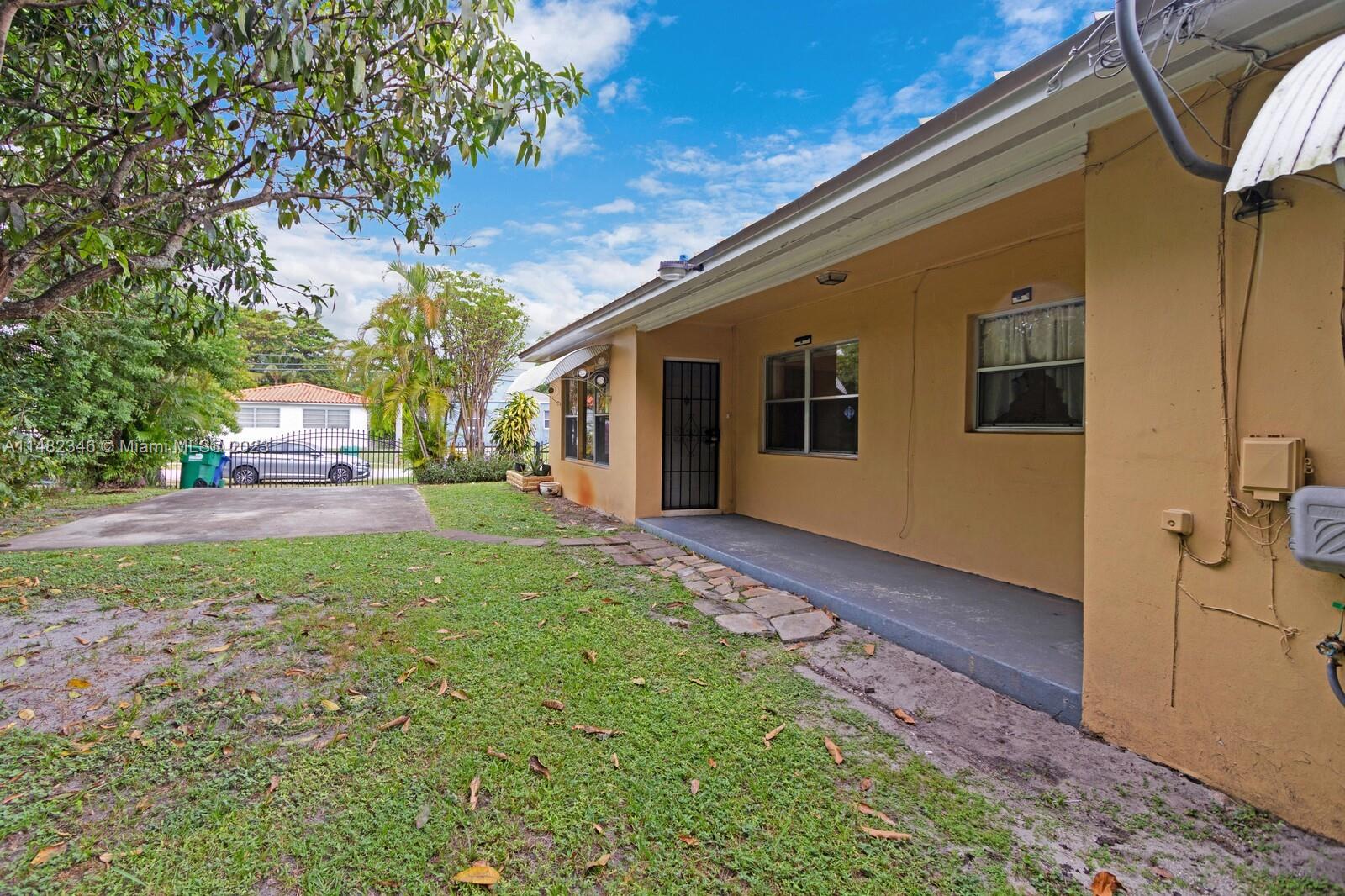 BISCAYNE SHORES CORR PLAT - Residential