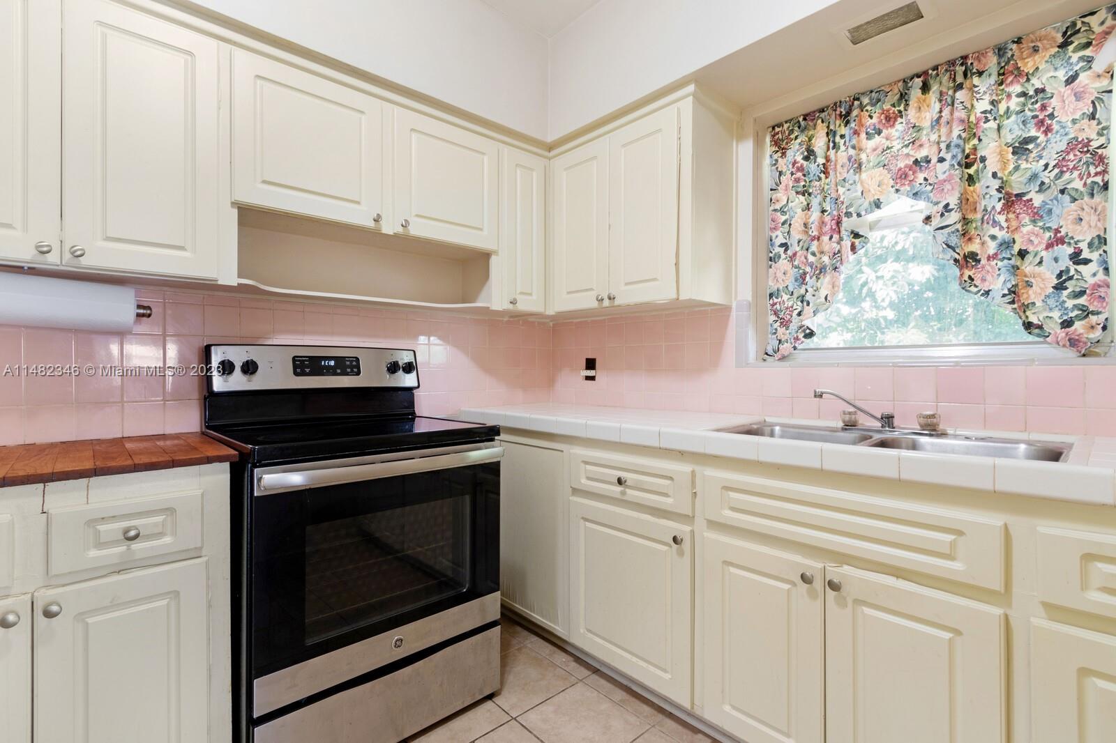 BISCAYNE SHORES CORR PLAT - Residential