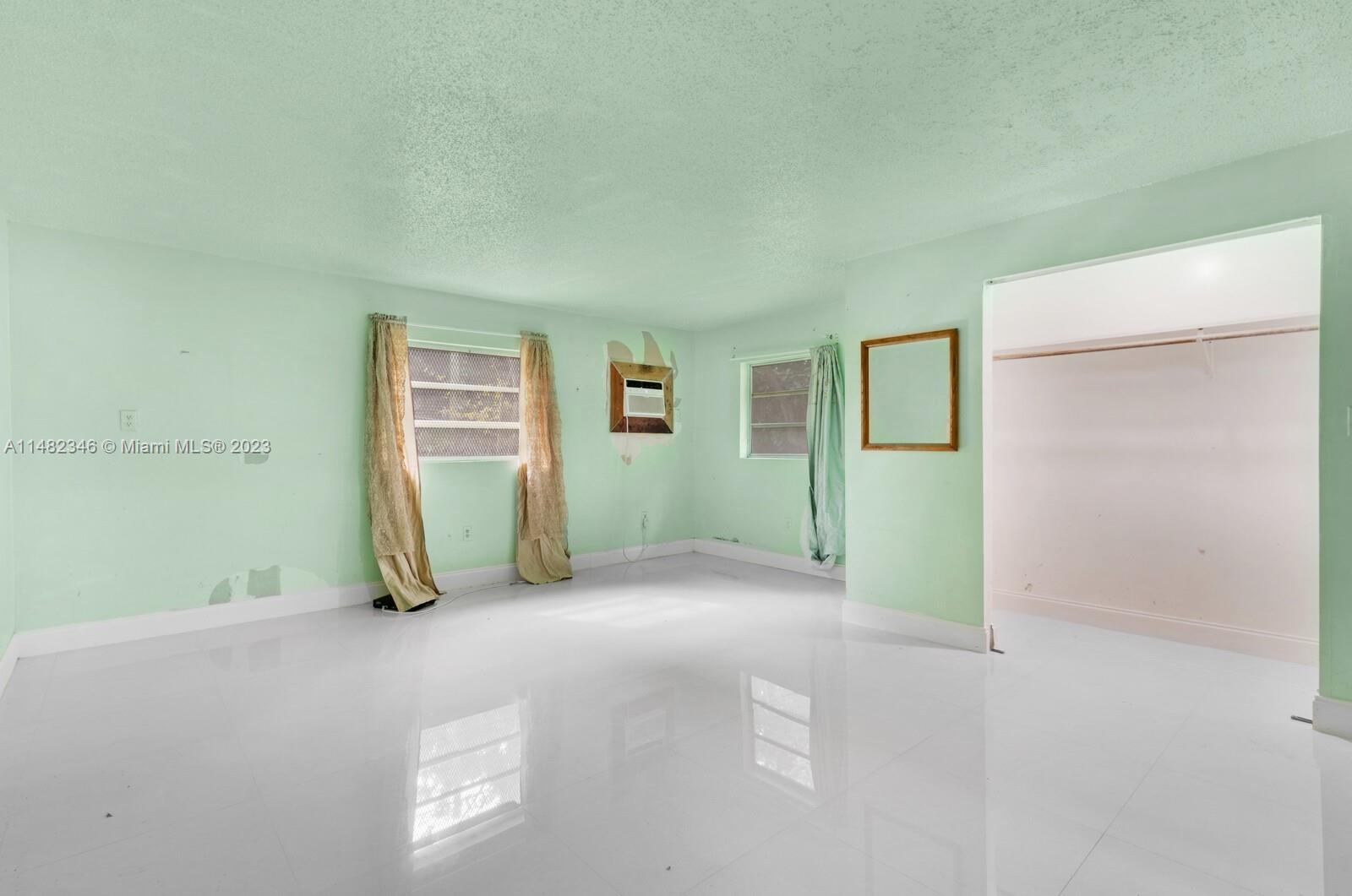 BISCAYNE SHORES CORR PLAT - Residential