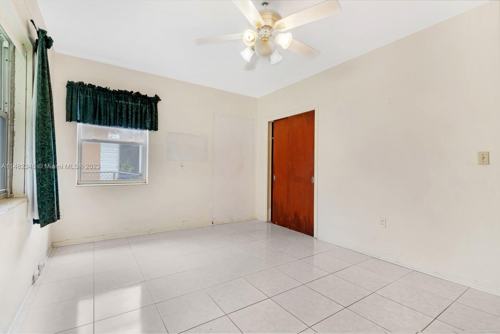 BISCAYNE SHORES CORR PLAT - Residential