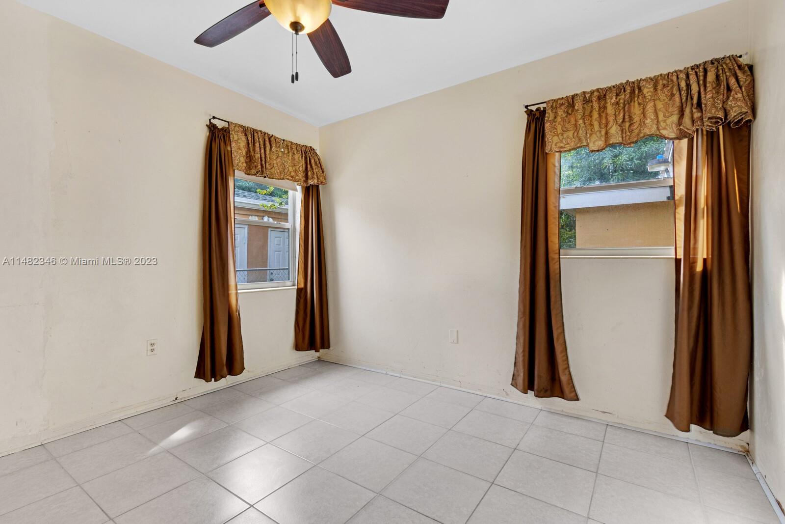 BISCAYNE SHORES CORR PLAT - Residential