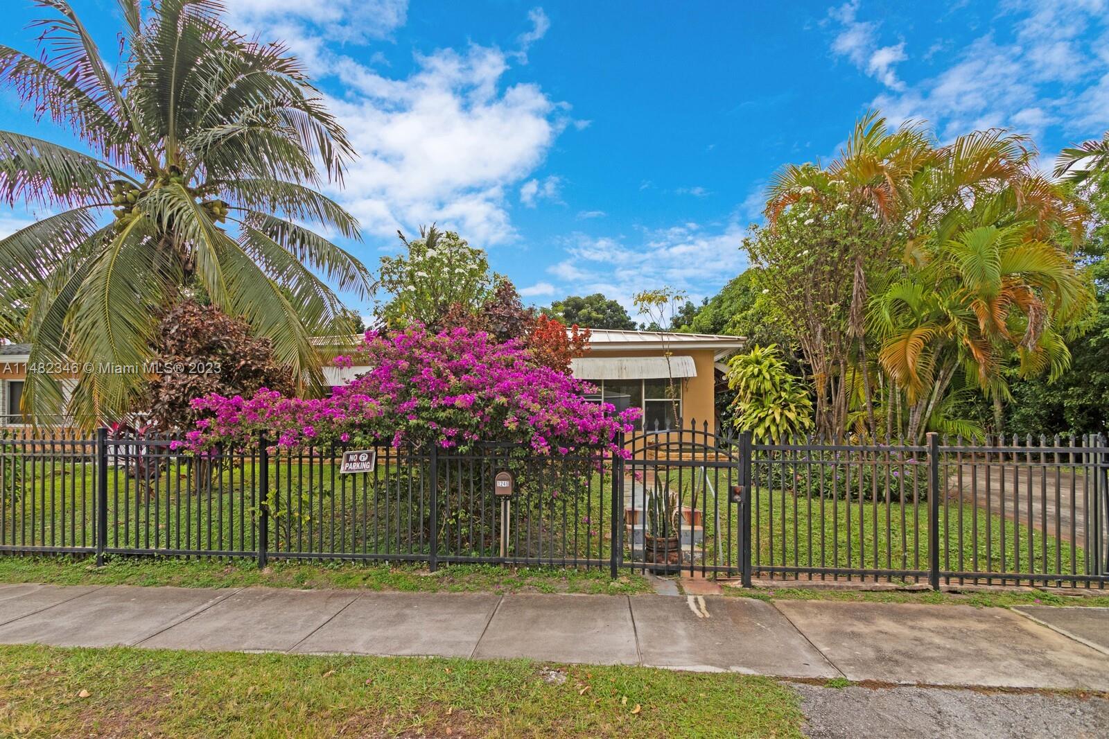 BISCAYNE SHORES CORR PLAT - Residential