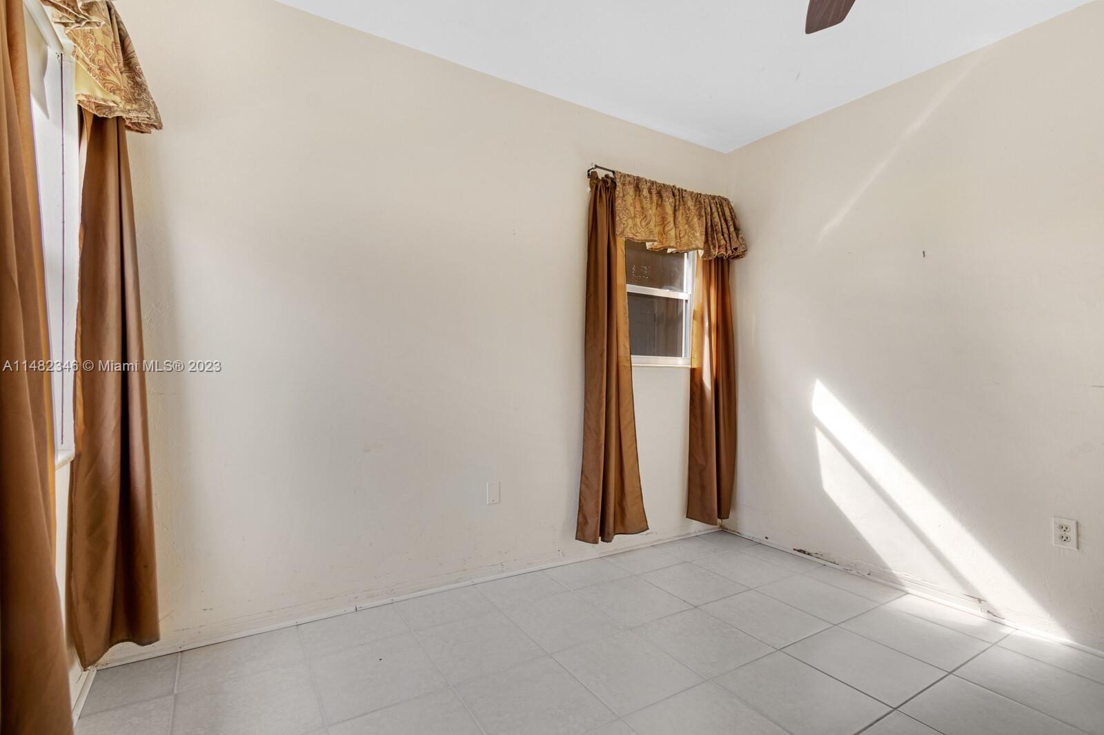 BISCAYNE SHORES CORR PLAT - Residential
