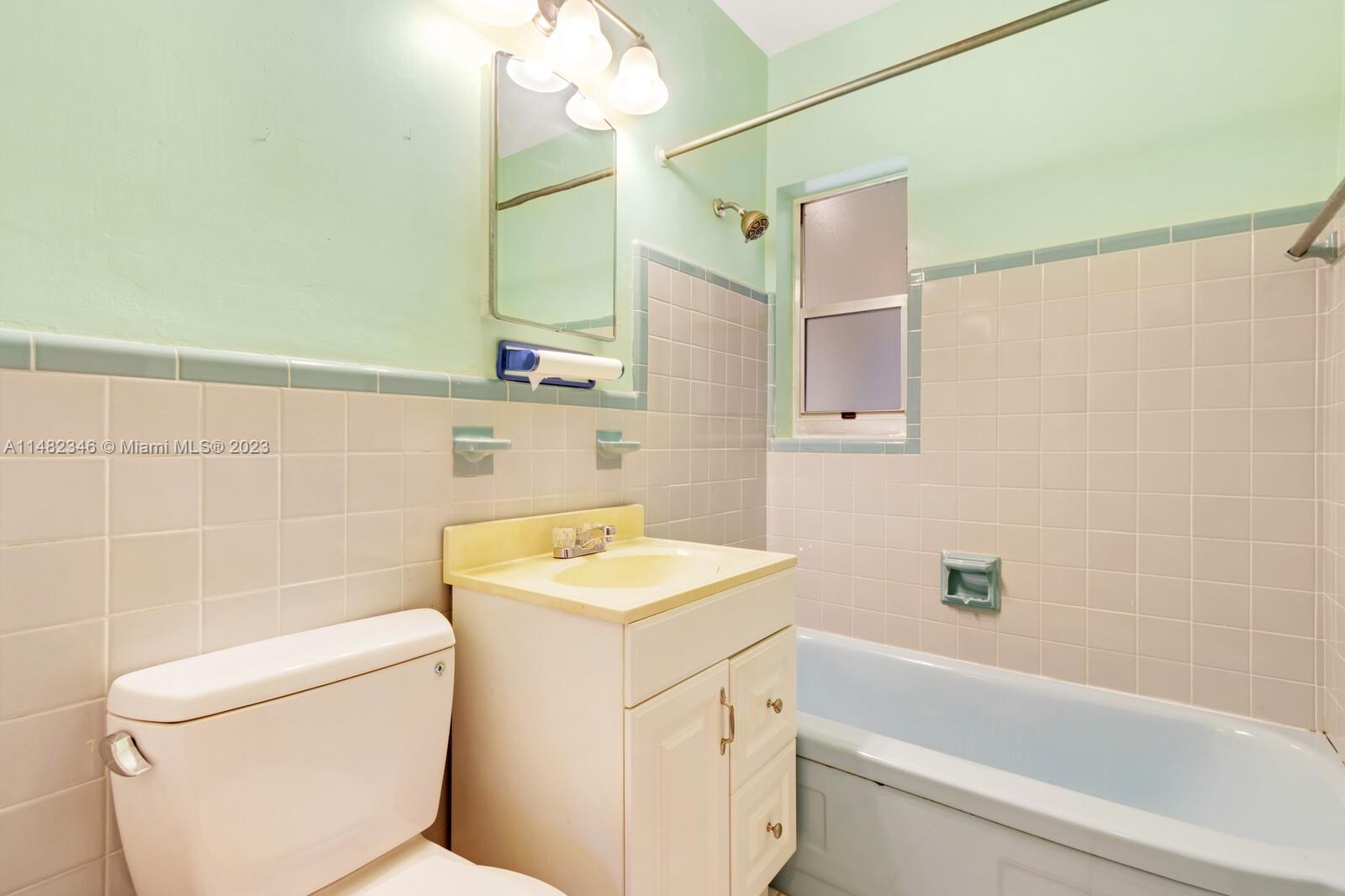 BISCAYNE SHORES CORR PLAT - Residential