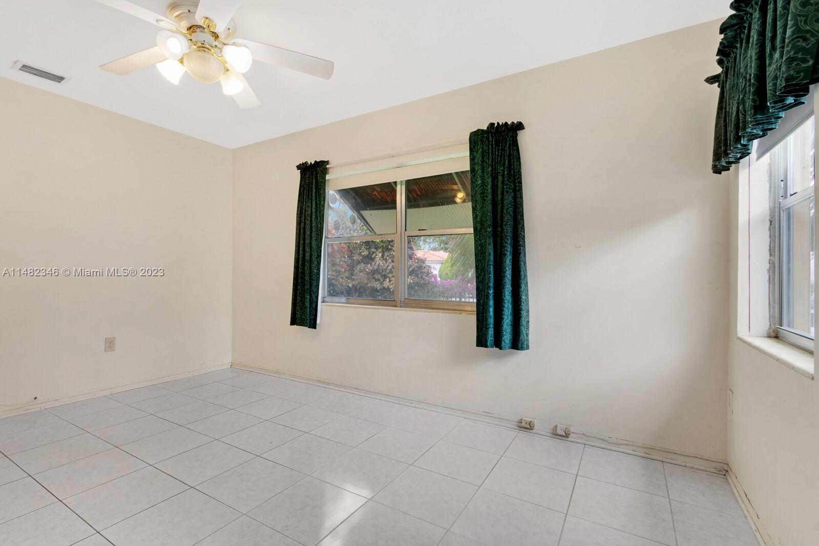 BISCAYNE SHORES CORR PLAT - Residential