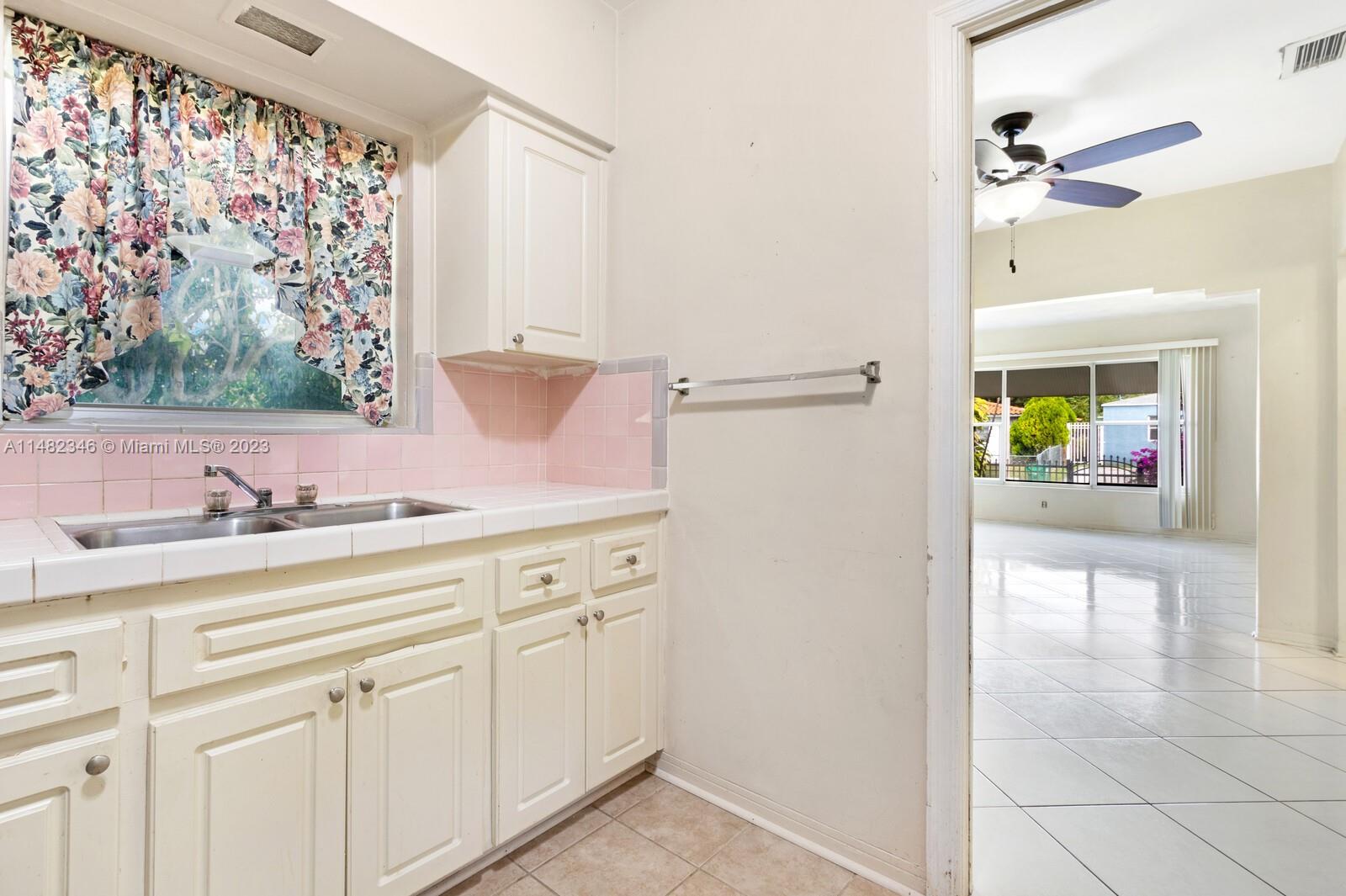 BISCAYNE SHORES CORR PLAT - Residential