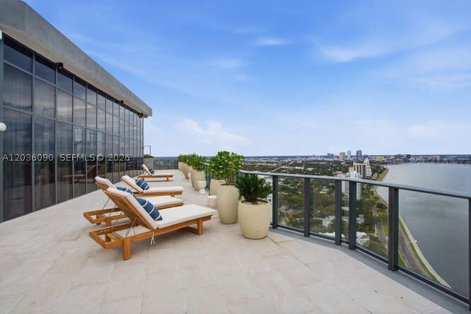 Bayshore Ysabella Condomin - Residential
