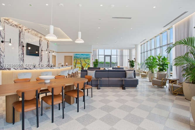 Bayshore Ysabella Condomin - Residential