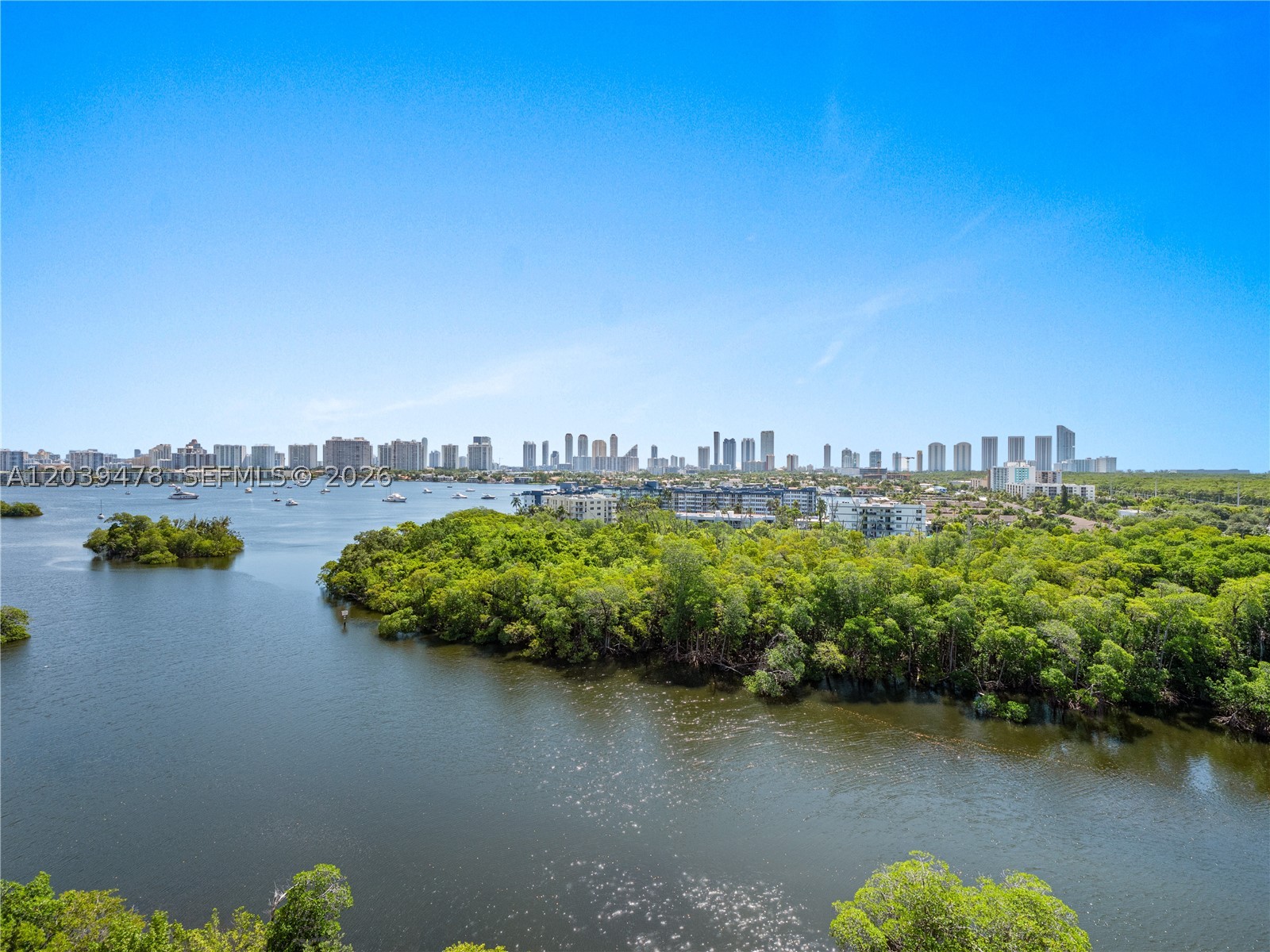 THE HARBOUR SOUTH CONDO - Residential