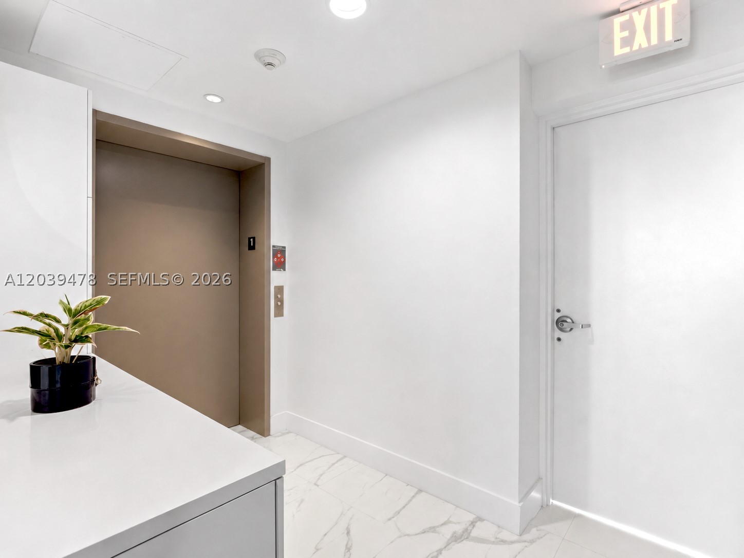 THE HARBOUR SOUTH CONDO - Residential