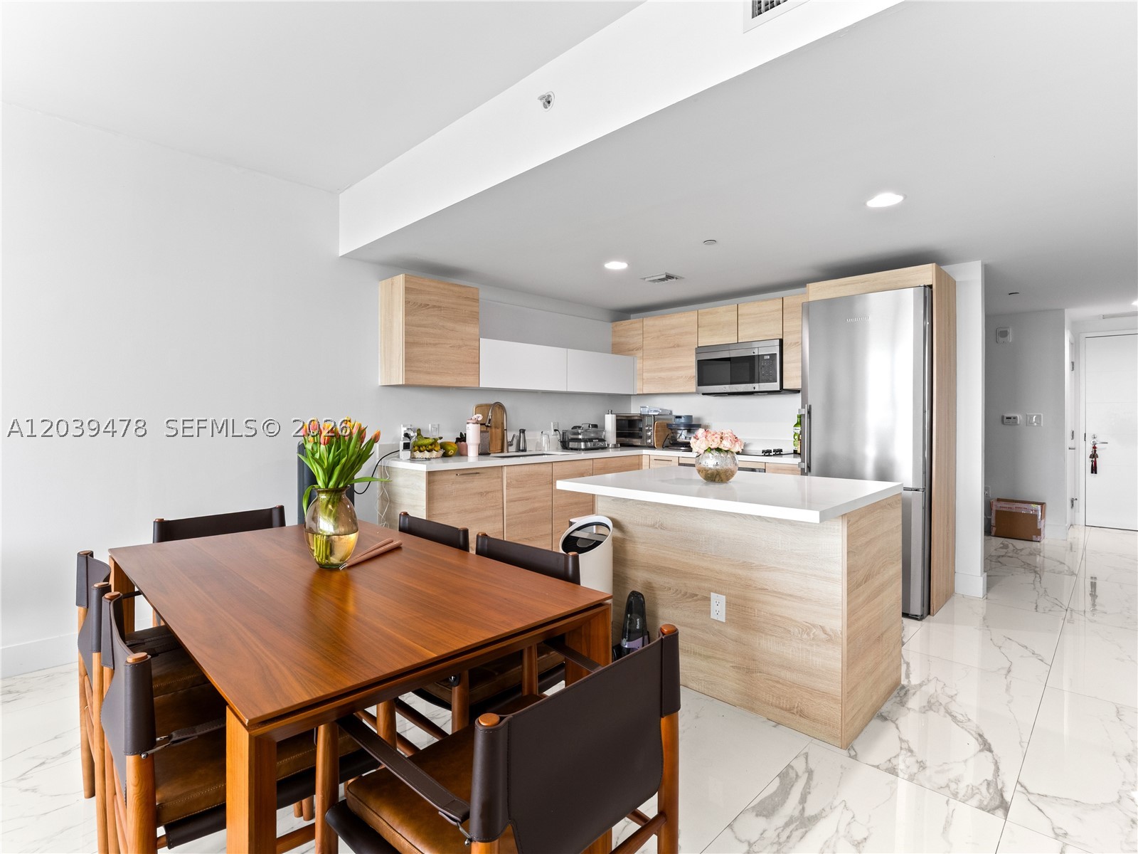 THE HARBOUR SOUTH CONDO - Residential