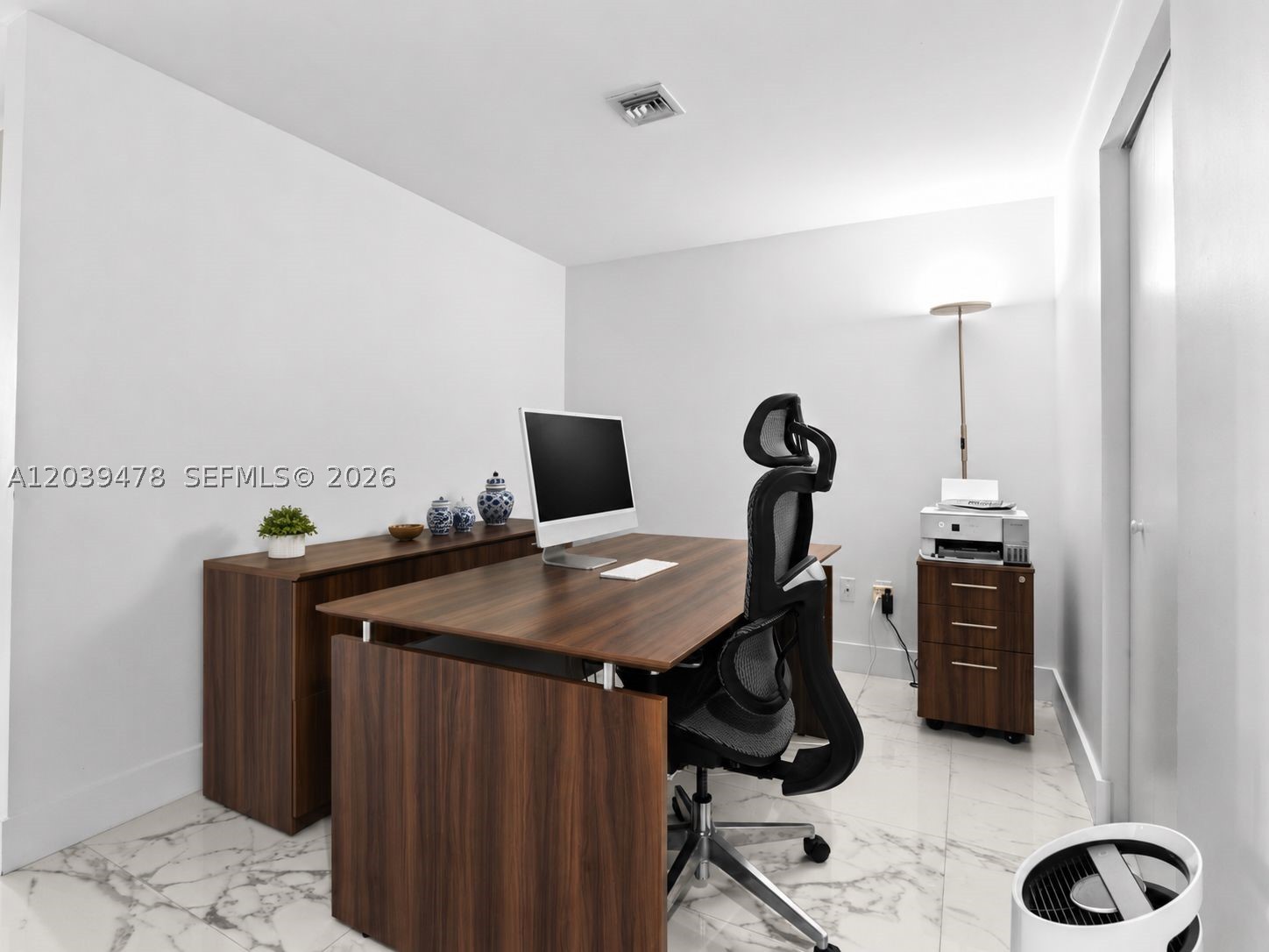 THE HARBOUR SOUTH CONDO - Residential