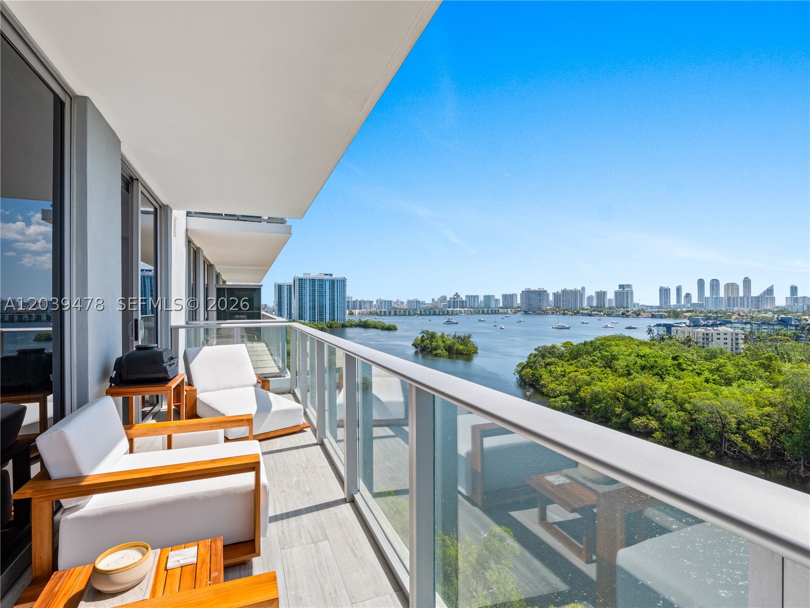 THE HARBOUR SOUTH CONDO - Residential