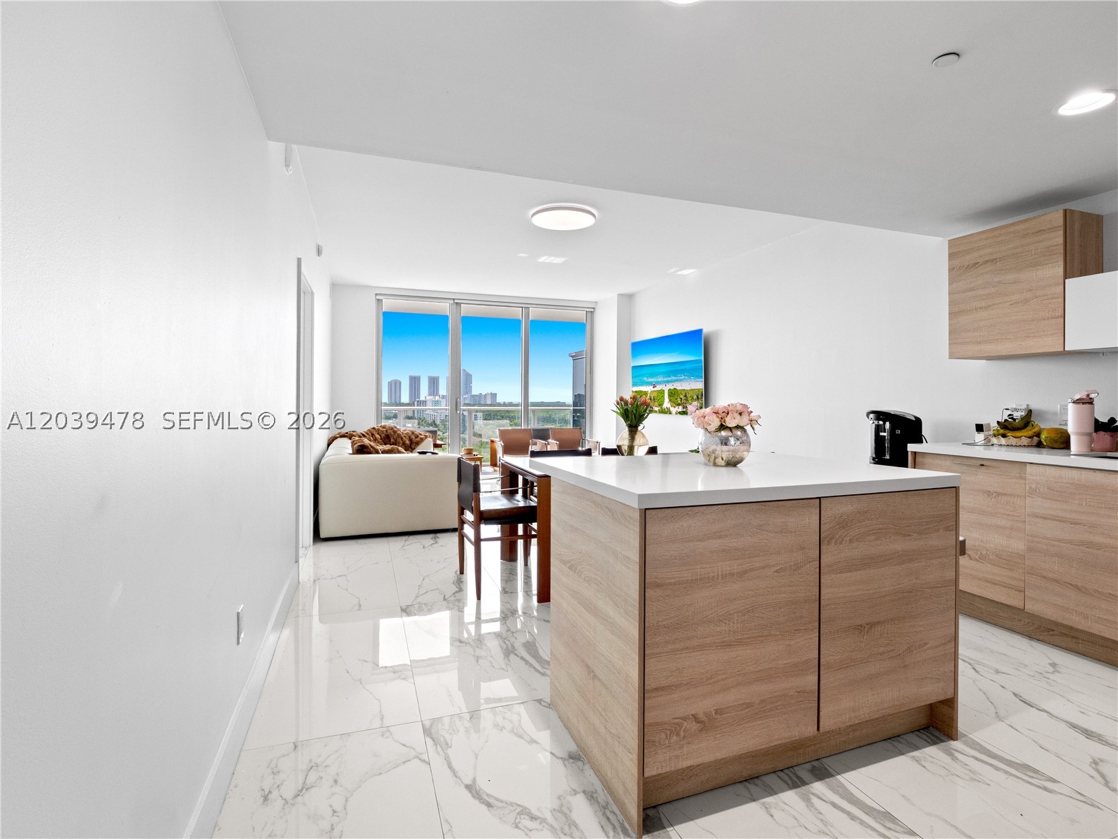 THE HARBOUR SOUTH CONDO - Residential
