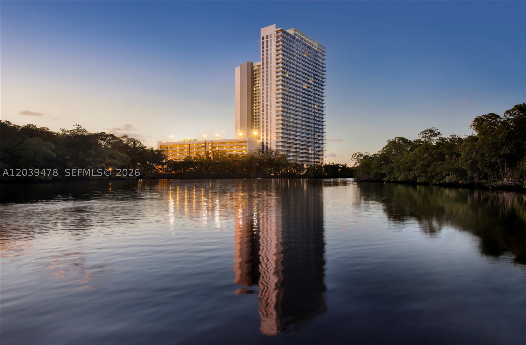 THE HARBOUR SOUTH CONDO - Residential