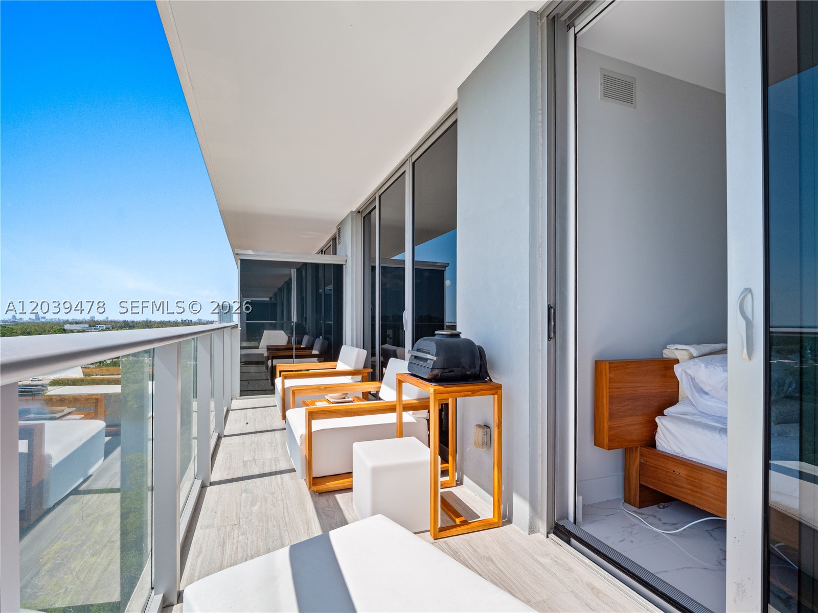 THE HARBOUR SOUTH CONDO - Residential
