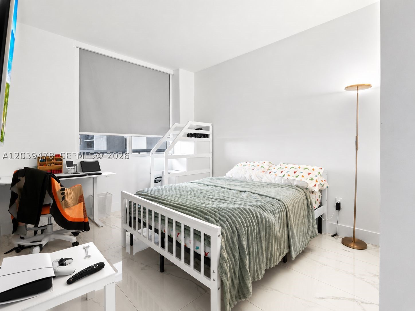 THE HARBOUR SOUTH CONDO - Residential