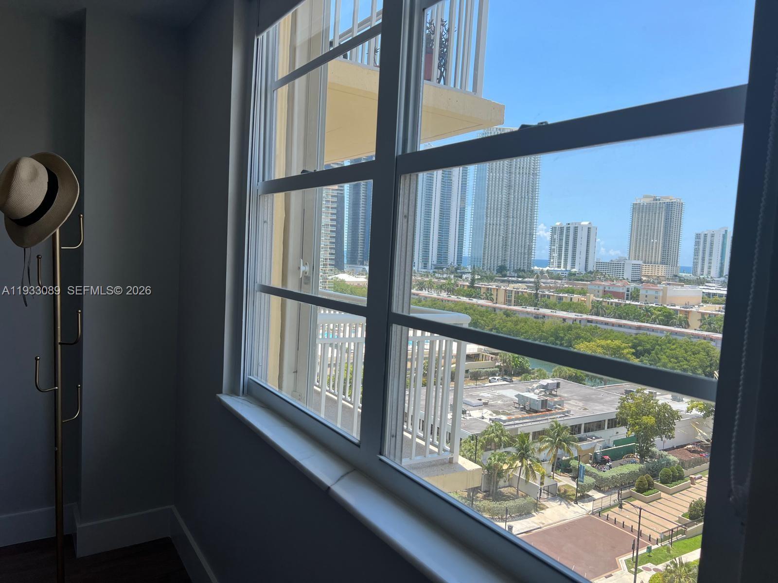 WINSTON TOWERS 200 - Residential