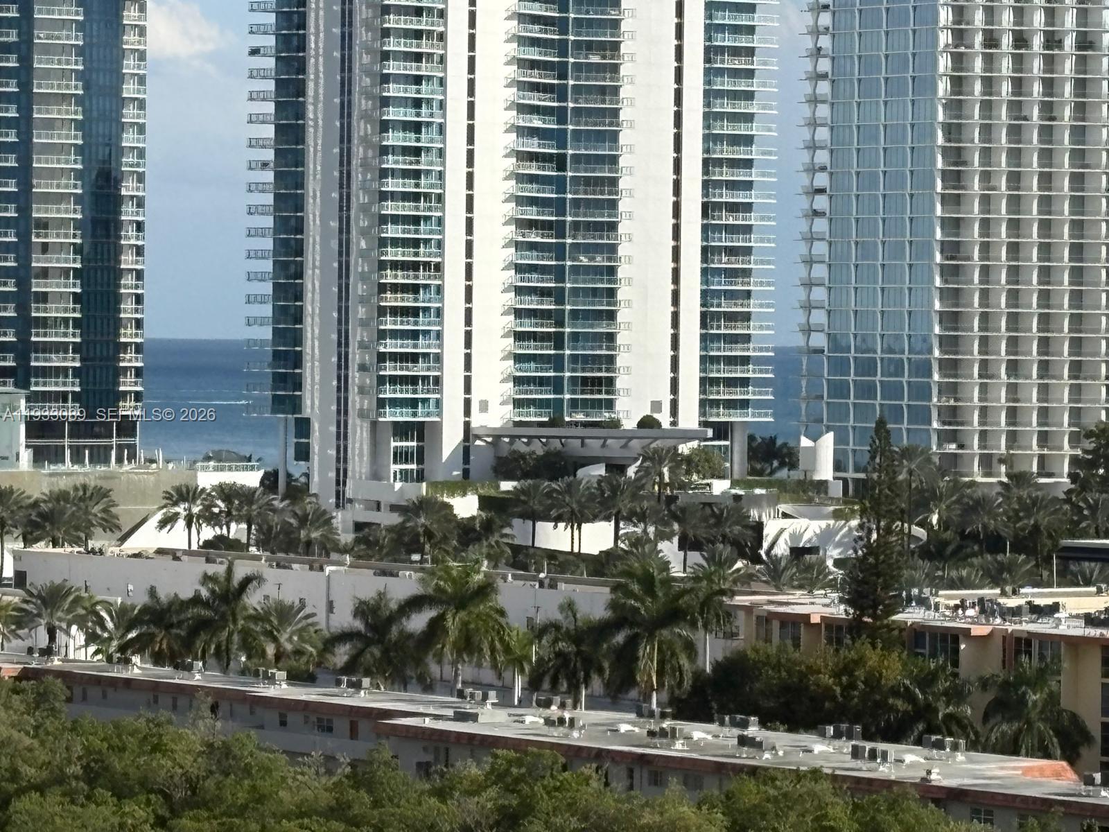 WINSTON TOWERS 200 - Residential
