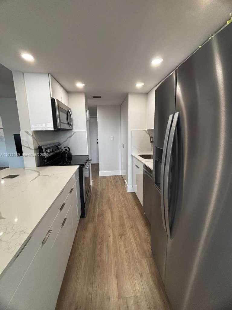 WINSTON TOWERS 200 - Residential