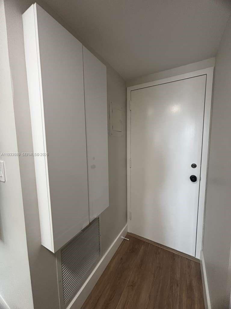 WINSTON TOWERS 200 - Residential