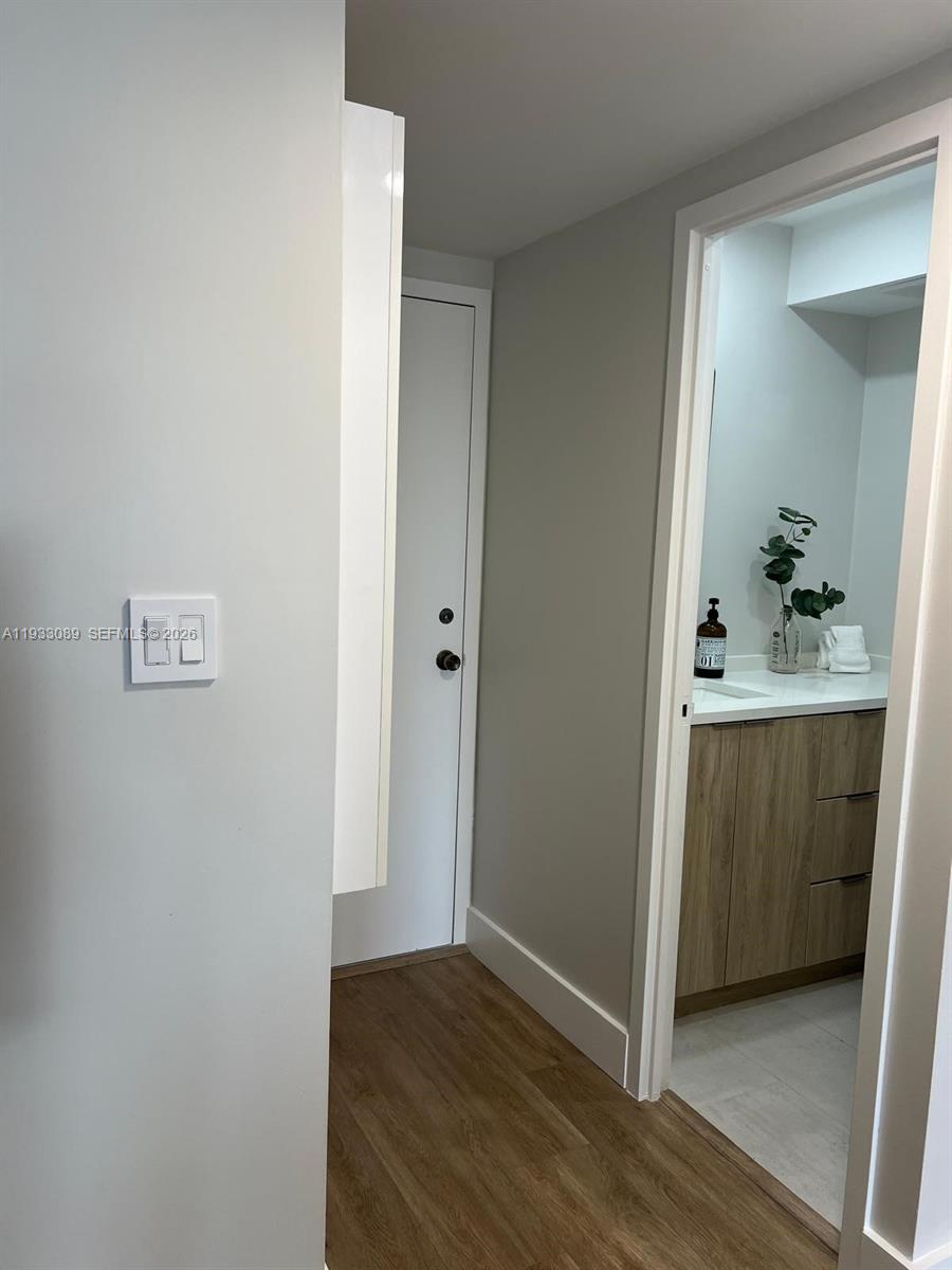 WINSTON TOWERS 200 - Residential