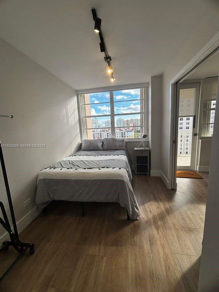WINSTON TOWERS 200 - Residential