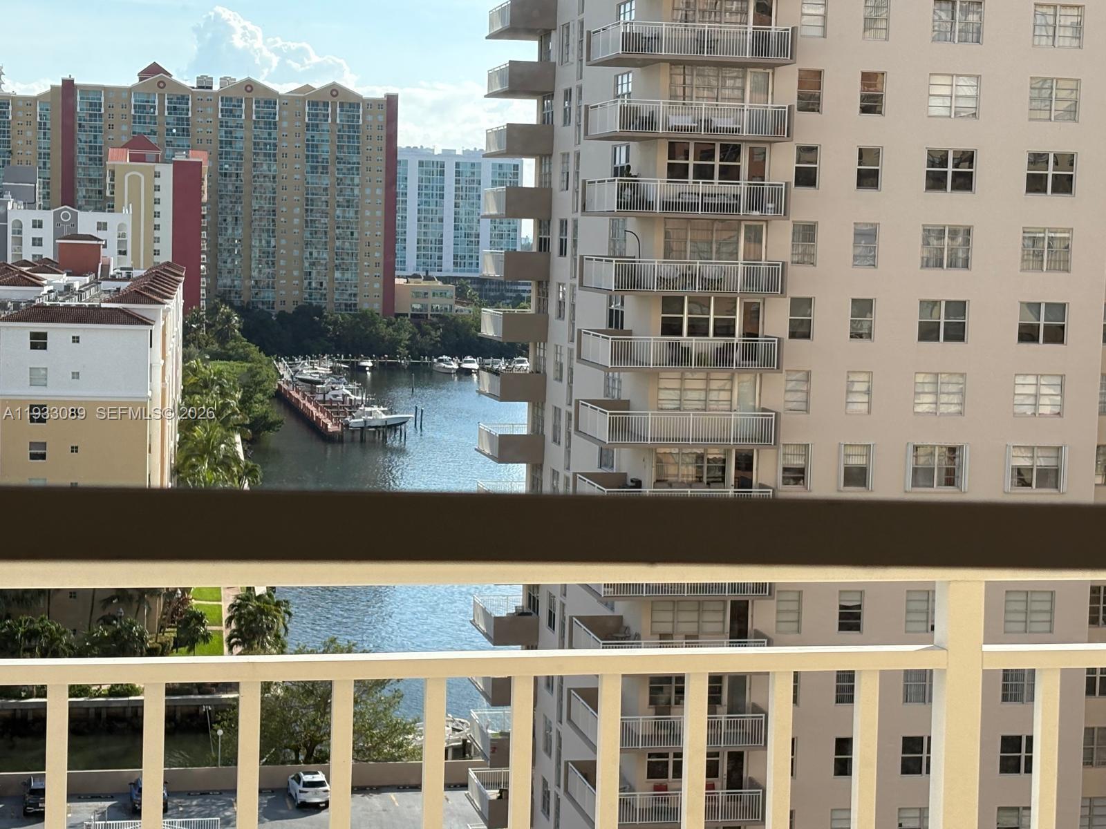 WINSTON TOWERS 200 - Residential
