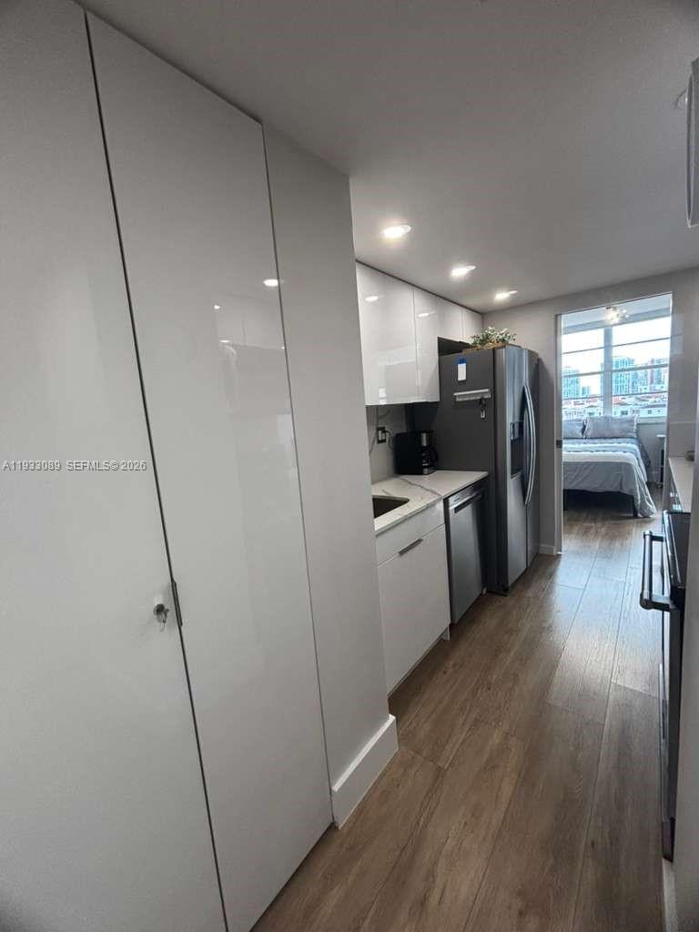WINSTON TOWERS 200 - Residential