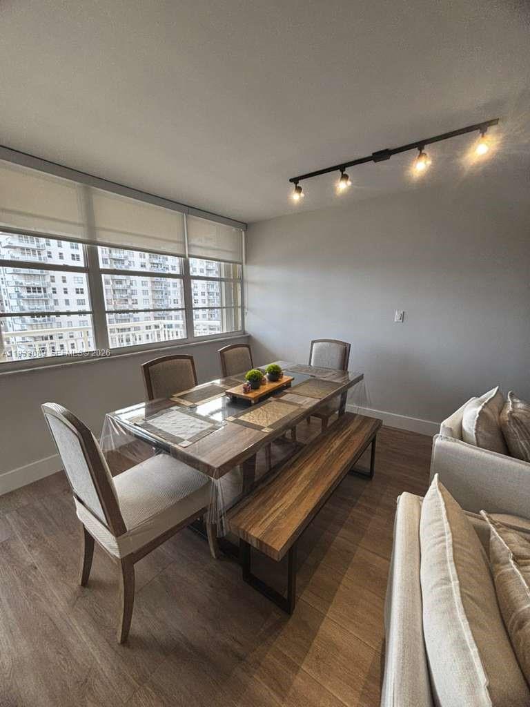 WINSTON TOWERS 200 - Residential