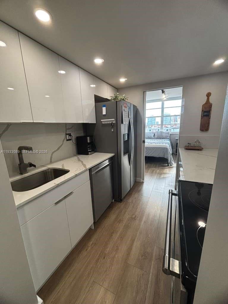 WINSTON TOWERS 200 - Residential