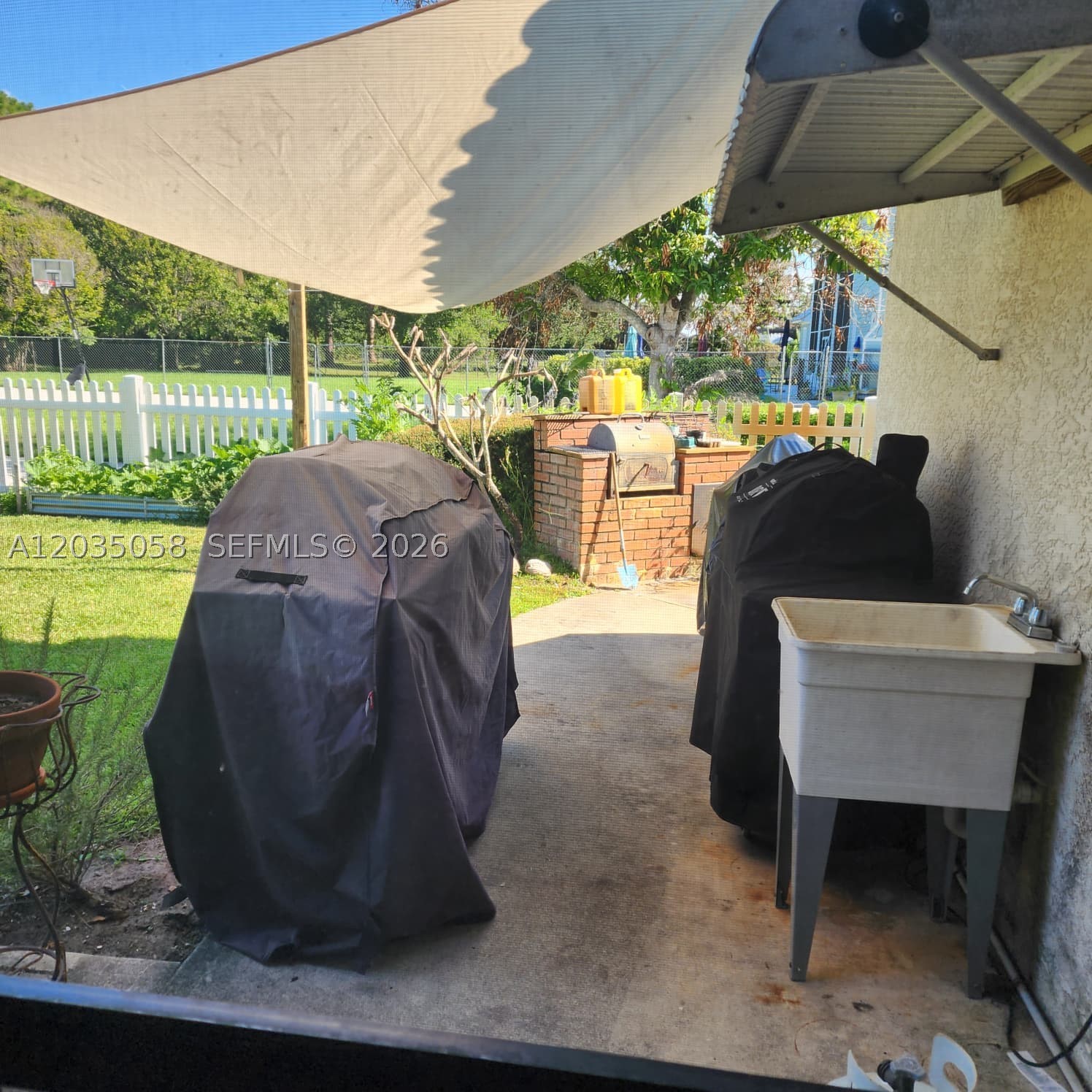 INDIAN RIVER ESTATES UNIT - Residential Lease